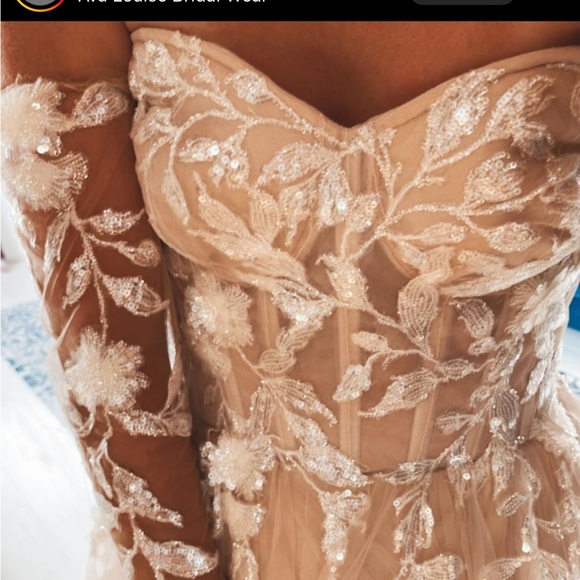 BRAND NEW, NEVER WORN, UNALTERED Watters WToo “Austin” wedding gown - Picture 3 of 15